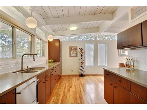 If there's anything that can transform the interior of a home entirely is the spacious vaulted ceiling. vaulted ceiling mid century modern - Google Search ...