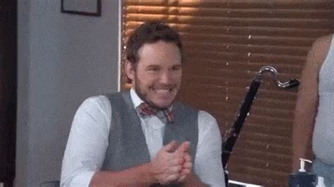 Chris Pratt Rubbing Hands Gif Chris Pratt Rubbing Hands Smile Descubrir Y Compartir Gifs