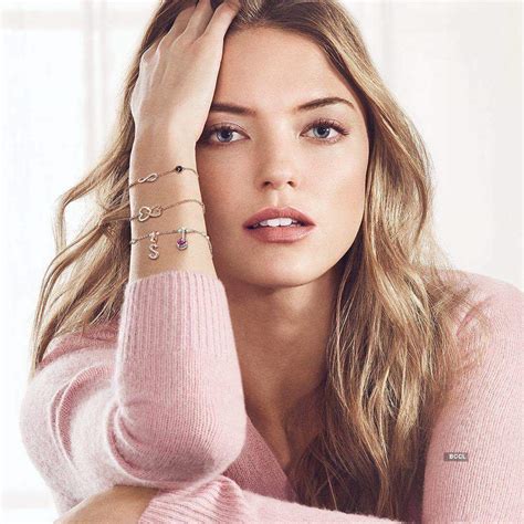 Scoliosis Never Stopped Martha Hunt From Dreaming The Etimes