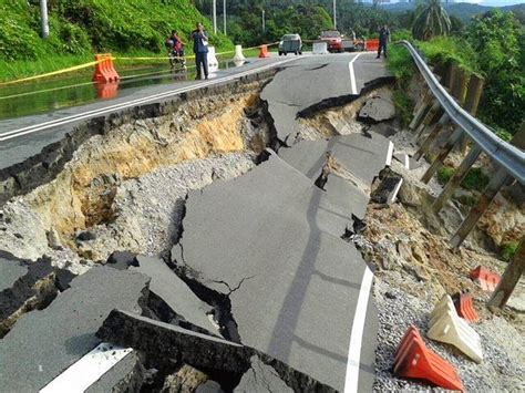 Tanah runtuh di ranau, pengguna jalan raya dinasihat guna laluan alternatif. Gambar Tanah Runtuh Di Jalan Kuala Slim Perak | My.MediaSemasa