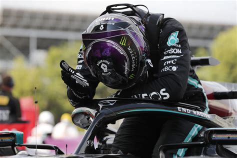 Полное имя — льюис карл дэвидсон хэмилтон (lewis carl davidson hamilton). F1 | Hamilton: "L'abolizione del party mode? Non siamo ...