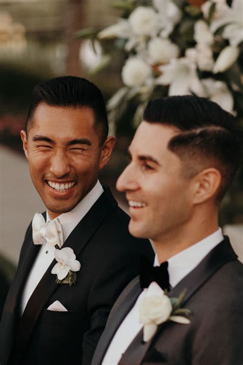 33 Beautiful Lgbtq Wedding Photos That Are Overflowing With Love Huffpost Life