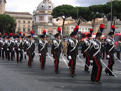 File:Carabinieri Republic Day Parade 2007.jpg - Wikimedia Commons