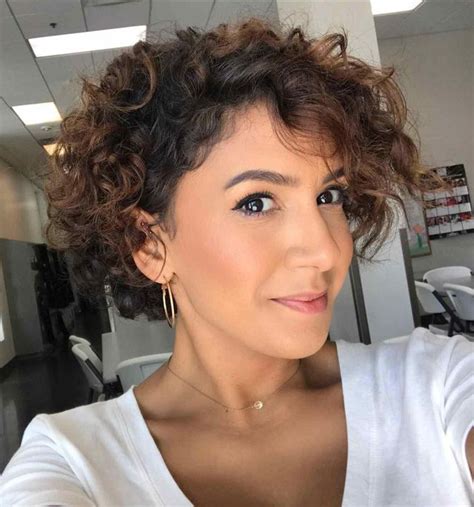 Sehr lange geschichtete frisuren können das aussehen der frau viel begehrenswerter, attraktiver und stilvoller machen. Google-Ergebnis für http://trendfrisurendamen.com/wp ...