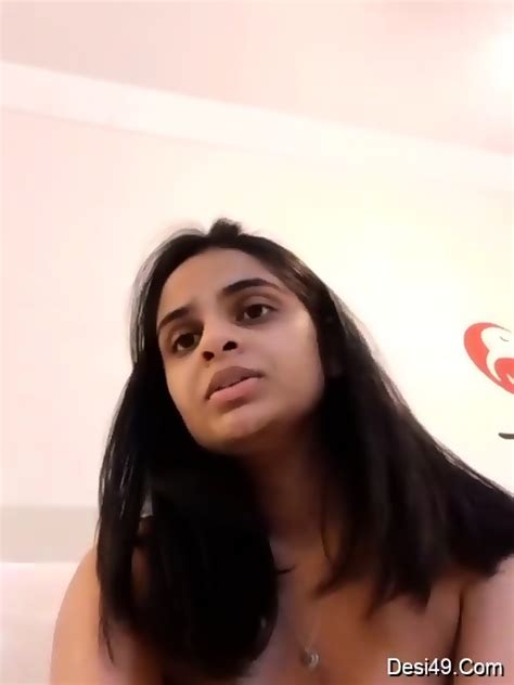 Hot Babe Sexy Tamil Indien Montre Sa Chatte Jouer Avec Un Gode Eporner