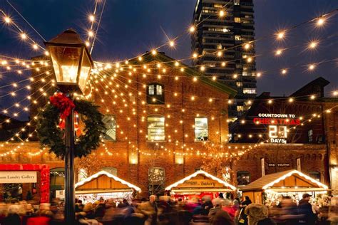 12 Christmassy Things to Do in Toronto