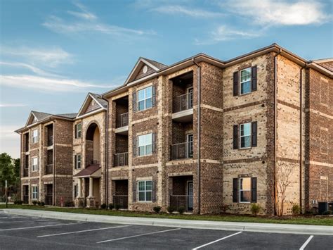 2 bedroom and 1 bathroom garden style apartment home. Everwood at the Avenue - Murfreesboro, TN | Apartment Finder