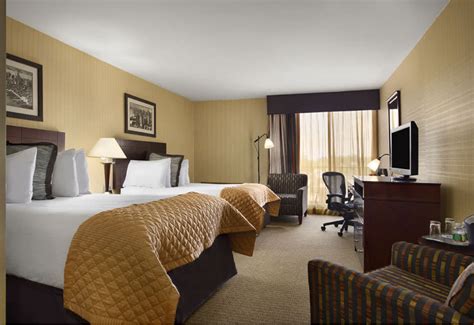 Wifi, parking, and an airport shuttle are free at this hotel. Wyndham Garden-Airport | Newark, NJ 07114