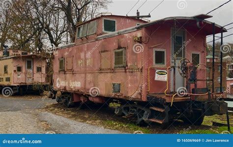 Old Abandoned Railroad Cars Editorial Stock Image Image Of Abandoned