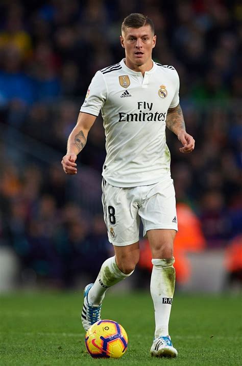 August vor dem ersten training umzieht, sitzt er neben. Toni Kroos of Real Madrid in action during the La Liga ...