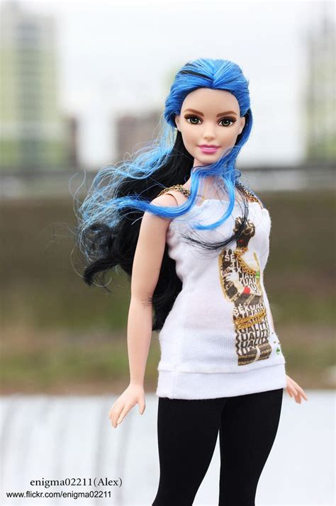 This doll came out, when the first season of tangled. Barbie Fashionistas Curvy | Barbie fashionista, Curvy ...