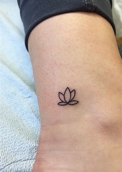 A tattoo is also known as semi body modification. 90 Cute Tiny Tattoo Designs For Beginners