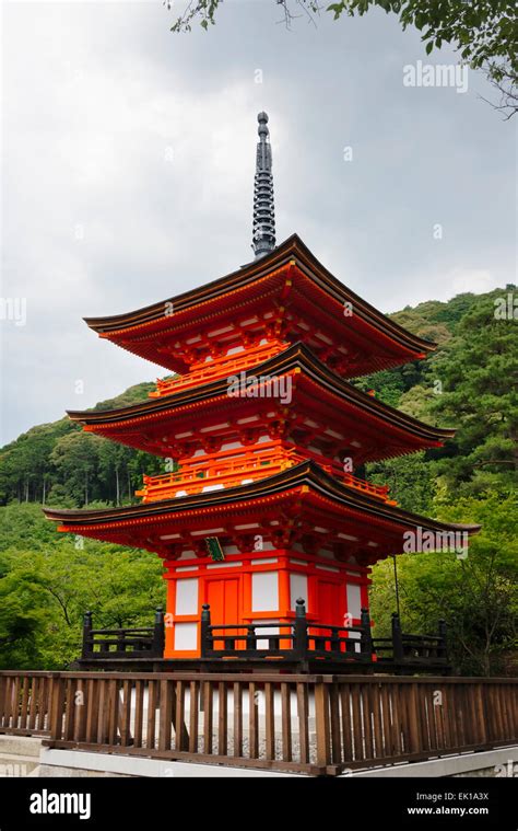 Pagoda In Kiyomizu Dera Temple Kyoto Japan Stock Photo Alamy