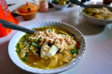 Kumpulan resep masakan lengkap hanya di reseppedia.com. Resep dan Cara Membuat Soto SurabayaResep dan Cara Membuat Soto Surabaya | Resep, Masakan