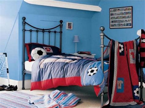 15 sports inspired bedroom ideas for boys rilane we aspire to inspire soccer bedroom soccer themed bedroom toddler bedroom design. Interior Design Decorating Ideas: December 2011