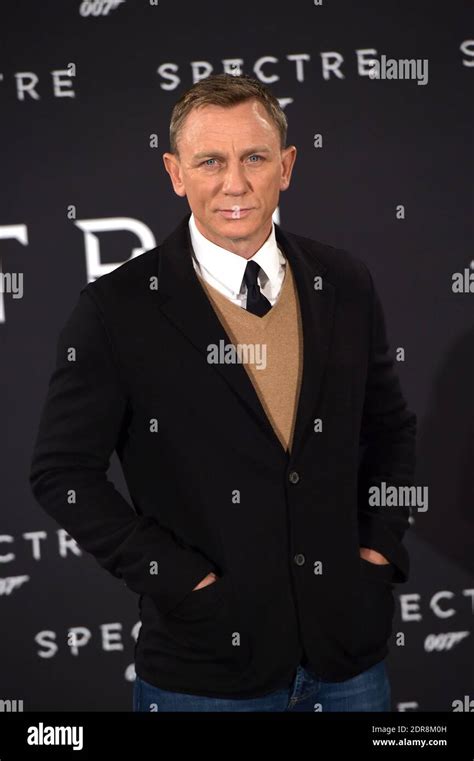 Daniel Craig Attends The Last James Bond Film Spectre Photocall In