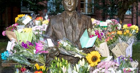 Alan turing's statue in manchester at the moment. Here's why people have been leaving flowers at Alan Turing ...
