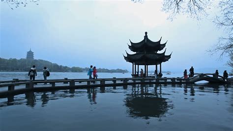 Hangzhou May 2 People On The West Lake Longbridge Park On May 2