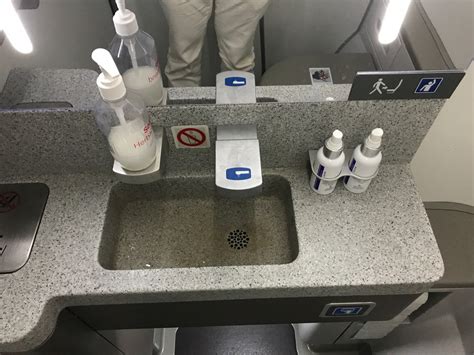 review flying  bombardier cs swiss  frankfurt