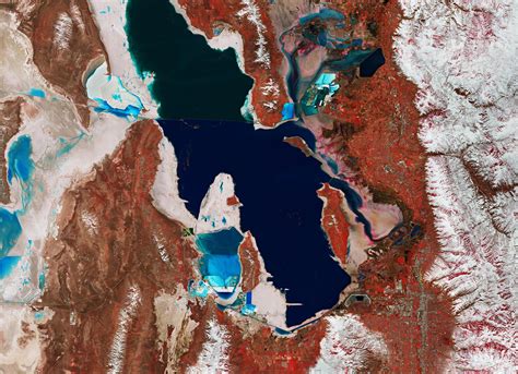 Incredible Views Of Utahs Great Salt Lake From Space
