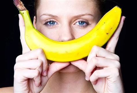 How A Banana Before Bed Can Help You Sleep Better Farmfoodfamily In