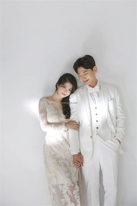 Pre Wedding Photoshoot Wedding Poses Wedding Dresses Korean Wedding Photography Prewedding