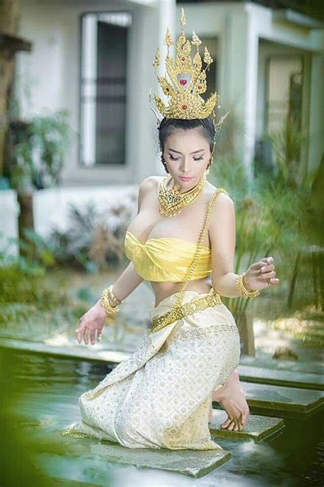 Pakaian Tradisional Negara Asia Natalie Hardacre