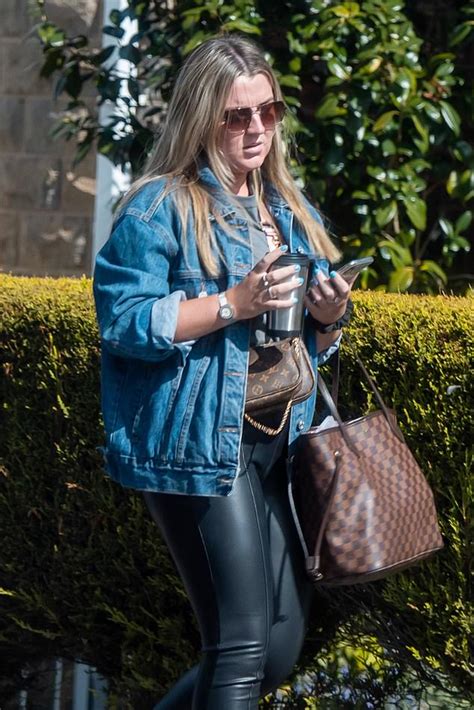 He shares his birthday with many great stars from football and harry has two brothers and one sister and it's certainly cool to know that every one of them has been. Harry Maguire's sister Daisy, 20, arrives back at family ...