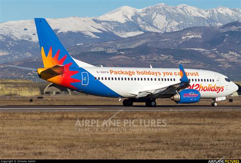 This aircraft is equipped with acro seats fitted to provide more space and comfort for passengers. G-GDFN - Jet2 Boeing 737-300 at Verona - Villafranca | Photo ID 840713 | Airplane-Pictures.net