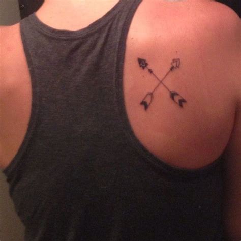 Of course, arrows are also commonly associated with cupid, the roman god of love, so it is often used as a symbol of passion, affection, or love. The 25+ best Crossed arrow tattoos ideas on Pinterest ...
