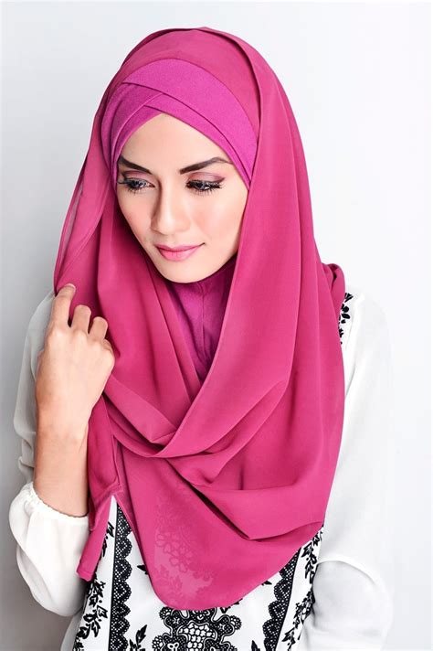 Many muslims around the world practice hijab, which is arabic for cover, but is extended to mean modesty and privacy. Top 18 Hijab Brands - Best Brands for Hijabis to Try this Year