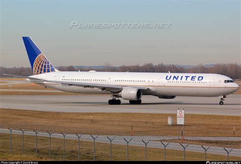 N77066 United Airlines Boeing 767 424er Photo By David Bracci Id