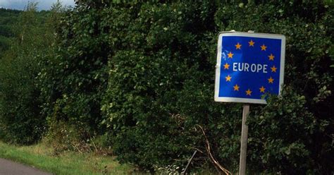 Der schengenraum entstand durch das schengener abkommen von 1985. Müssen Nicht-EU-Bürger bald Eintritt in Schengen-Raum ...