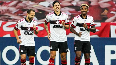 Para assistir flamengo x internacional ao vivo na tv a opção é o premiere para todo o brasil. Flamengo e Internacional comparten liderato