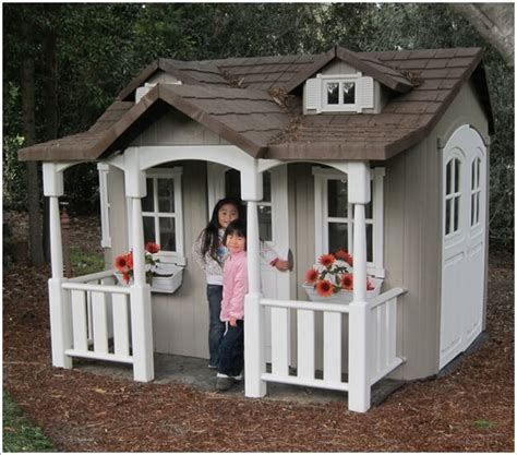 10 Cool And Fun Outdoor Playhouses