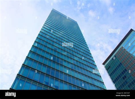 Office Tall Building Hi Res Stock Photography And Images Alamy