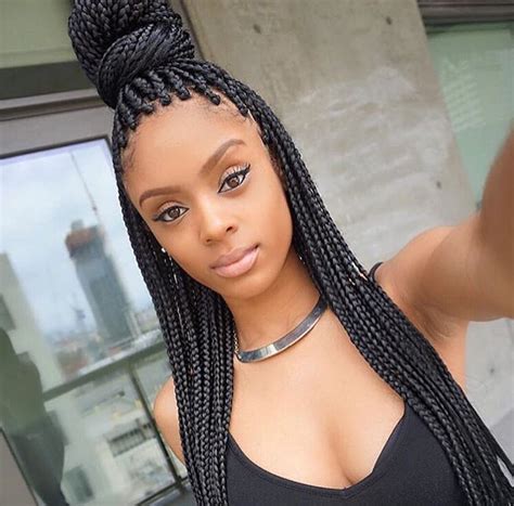 From hair hacks and how tos to practical tips & advice, discover all you need wondering what you can do with your hair? Beautiful @therobinb - Black Hair Information