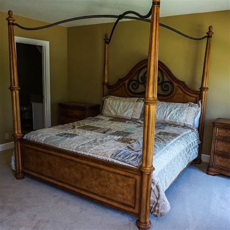 Four Poster King Size Bed Frame By Thomasville With Bedding Ebth