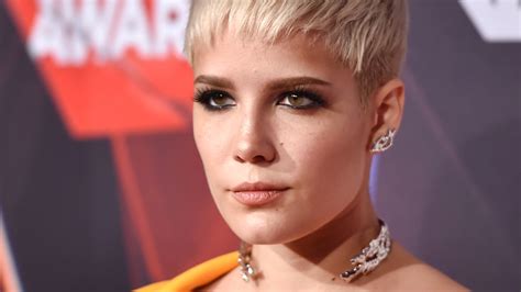 Watch Access Hollywood Interview Halsey Apologizes For Sharing Photo