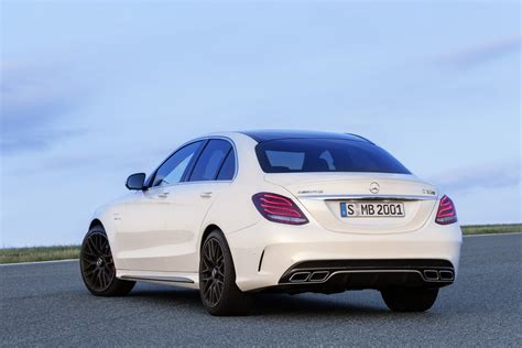 2014 Mercedes Benz Amg C 63 Saloon Review