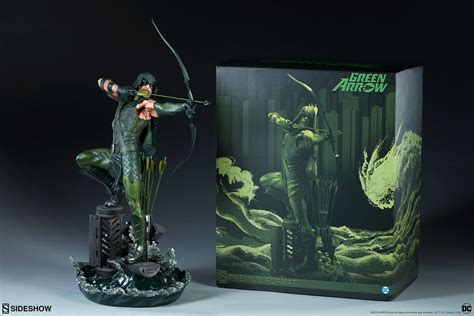 Sideshow Collectibles Green Arrow Premium Format Figure Dc