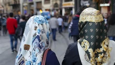 Do I have to wear a headscarf in Istanbul? 2