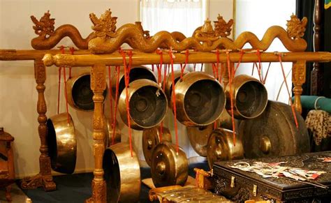 Adapun instrumen musik tersebut akan kita bahas di bawah ini. Mengenal 11 Alat Musik Tradisional dari Jawa Tengah