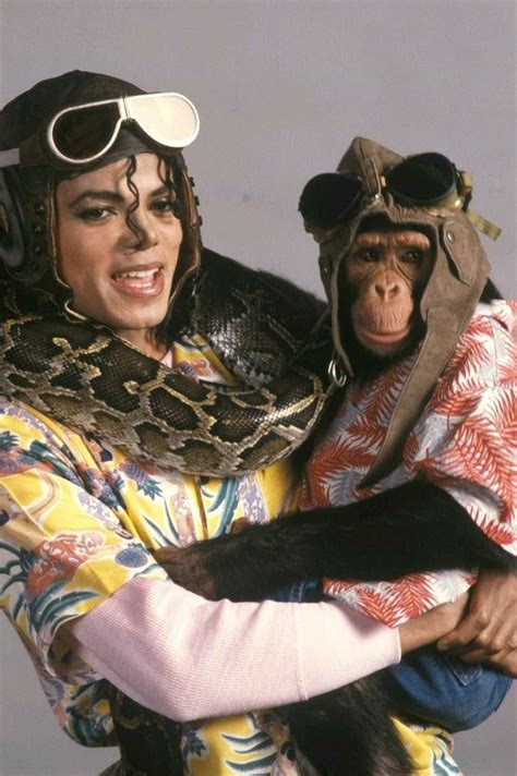 Michael Jackson And His Chimpanzee Bubbles