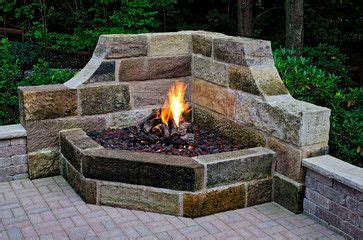 The best fire pit can be the centerpiece for your backyard and are an excellent spot to have some quality family time and escape the hassle of modern life. Outdoor Landscape Lighting | Fire pit backyard, Backyard ...