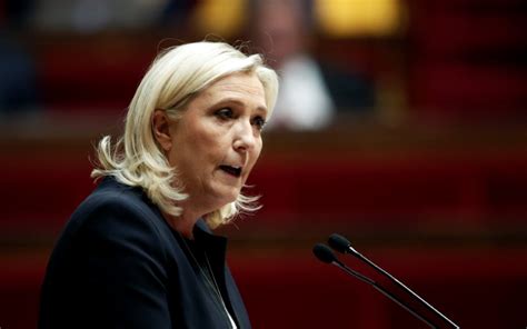 Marine le pen est finalement sortie de son silence, douze jours après sa piteuse campagne de second tour. Marine Le Pen se déclare pour la présidentielle de 2022