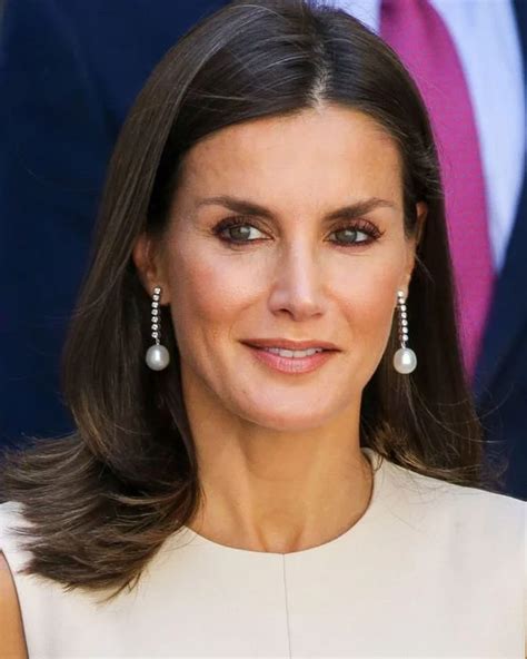 Queen Letizia Queen Of Spains Stunning Jewellery Collection As She