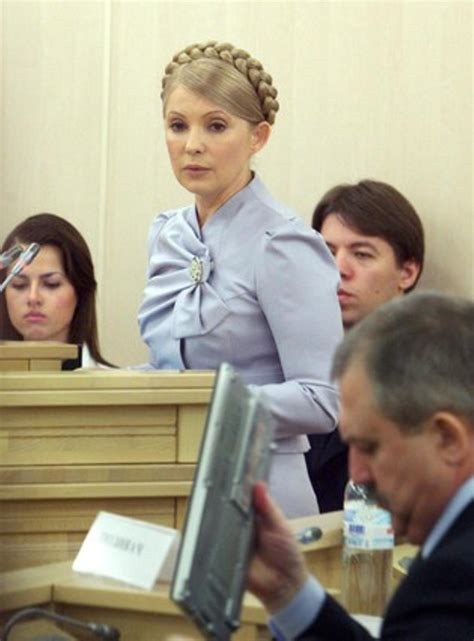 la exprimera ministra de ucrania julia timoshenko bajo arresto domiciliario por abuso de poder