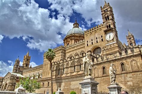 Si tratta di un edificio che, fino a qualche anno fa, era sede del centro meccanografico del banco di sicilia. Cattedrale di Palermo: entro il Festino niente più ...