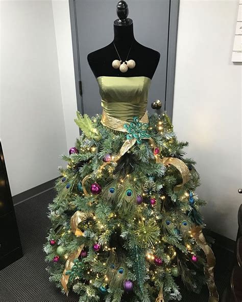 I Love This Dress Form Christmas Tree Decorated With Green Bodice And Ribbons Peaco Dress